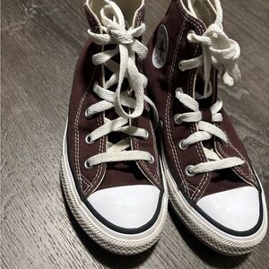 Converse Kids Shoes in Burgundy and White